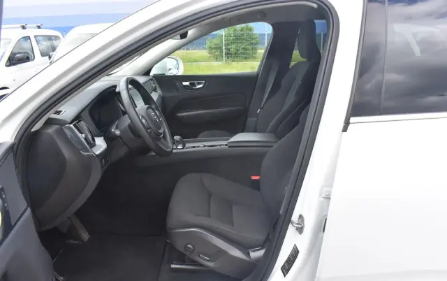 VOLVO XC 60 B4 B Momentum Pro