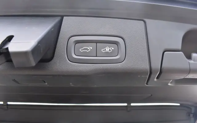 VOLVO XC 60 B4 B Momentum Pro