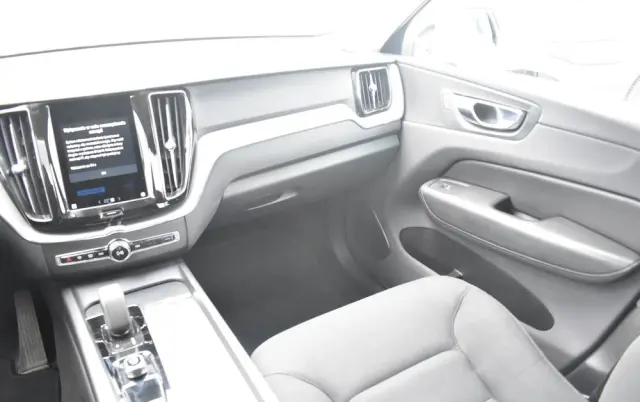 VOLVO XC 60 B4 B Momentum Pro