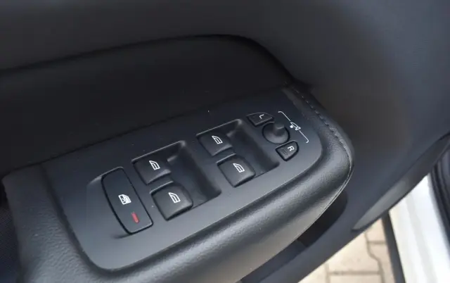 VOLVO XC 60 B4 B Momentum Pro