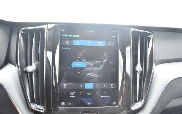 VOLVO XC 60 B4 B Momentum Pro