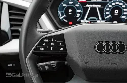 AUDI Q4 