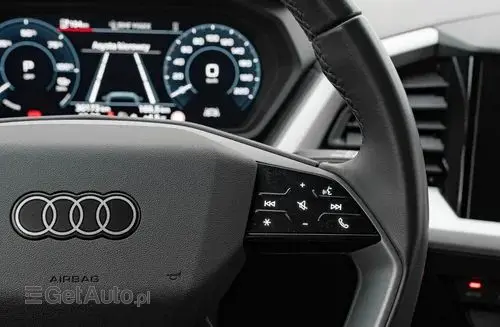 AUDI Q4 