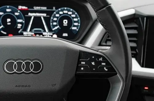 AUDI Q4 