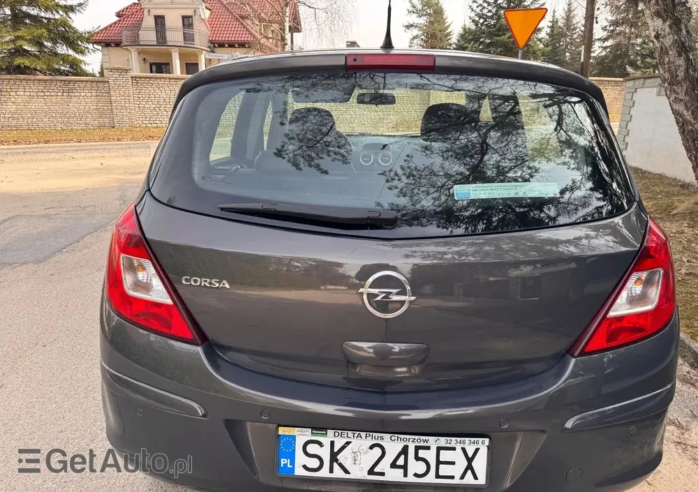 OPEL Corsa 1.4 16V Graphite