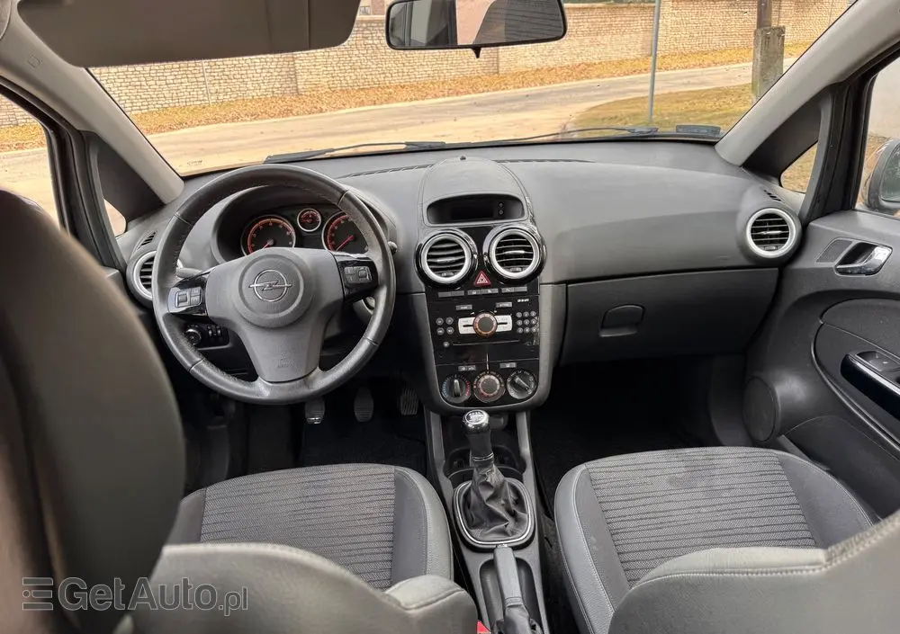 OPEL Corsa 1.4 16V Graphite