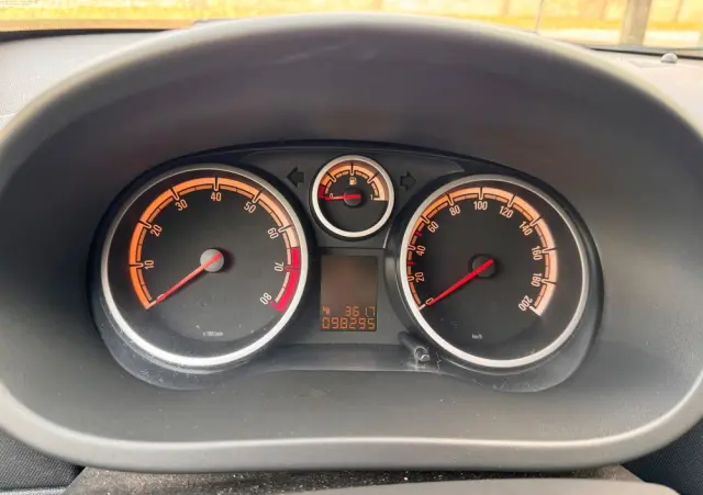 OPEL Corsa 1.4 16V Graphite