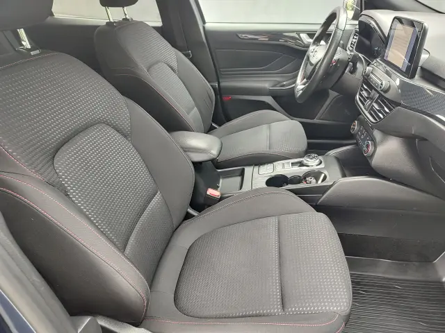 FORD Focus ST-Line Business