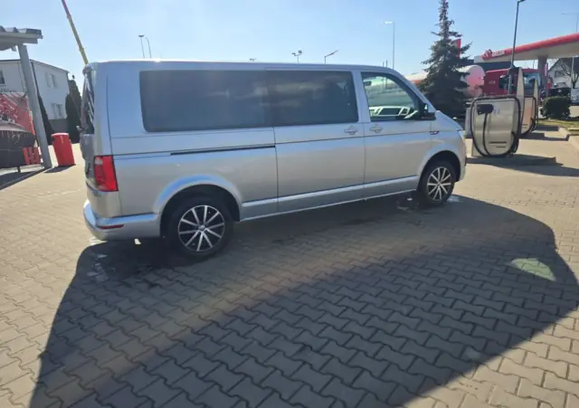 VOLKSWAGEN Caravelle 