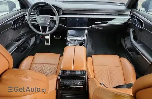 AUDI S8 