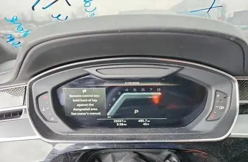 AUDI S8 
