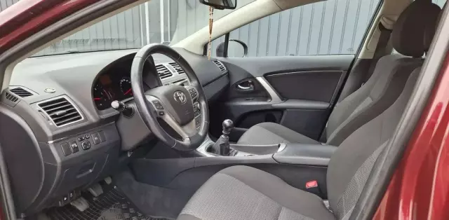 TOYOTA Avensis 