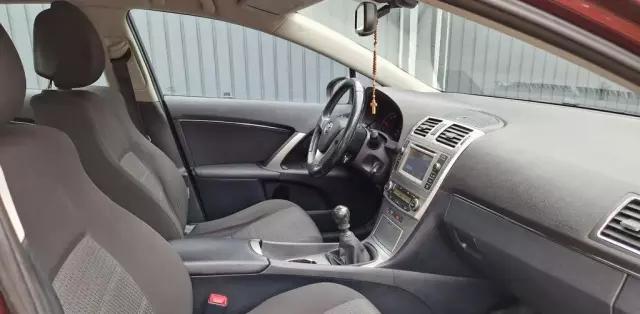 TOYOTA Avensis 