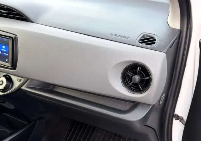 TOYOTA Yaris 1.0 Life