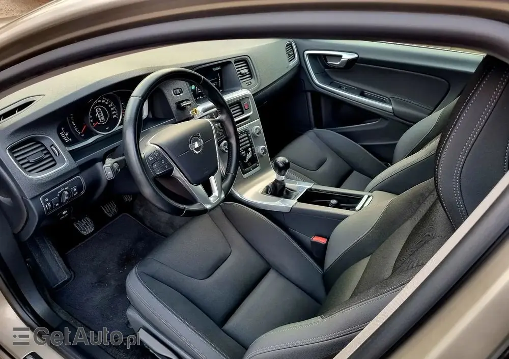 VOLVO V60 D3 Edition