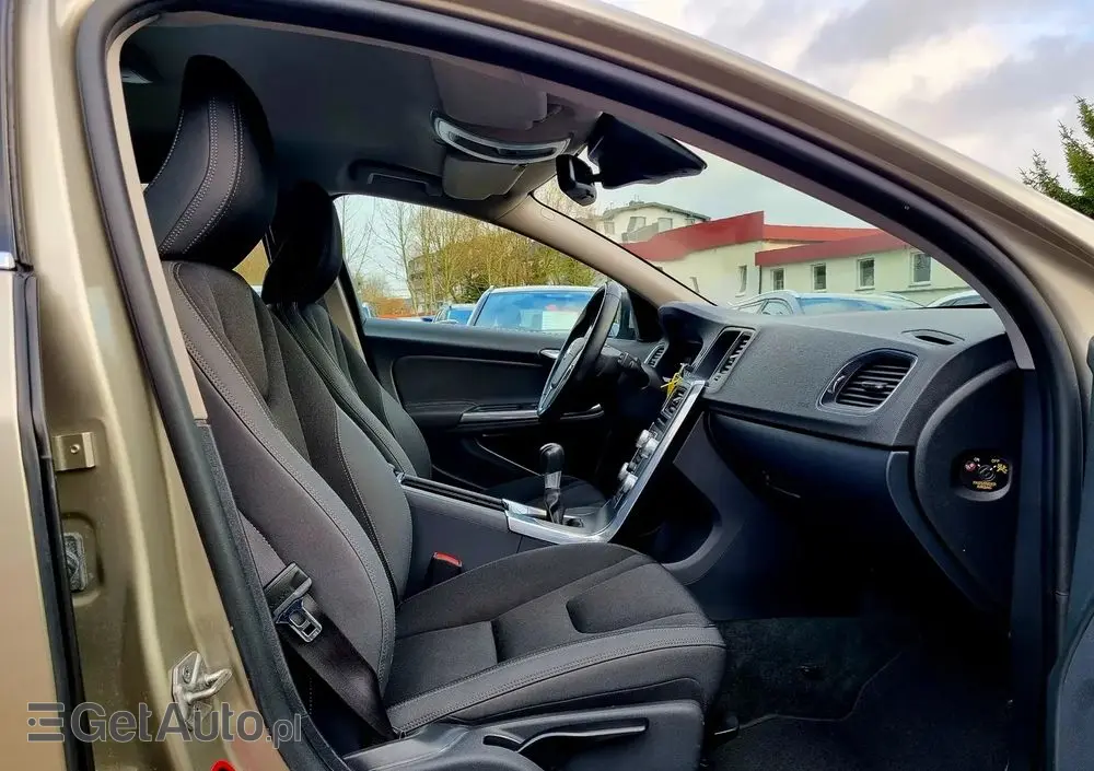VOLVO V60 D3 Edition