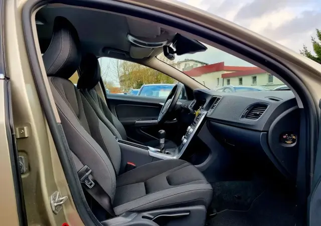 VOLVO V60 D3 Edition