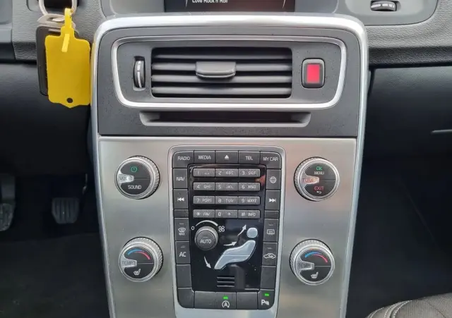 VOLVO V60 D3 Edition