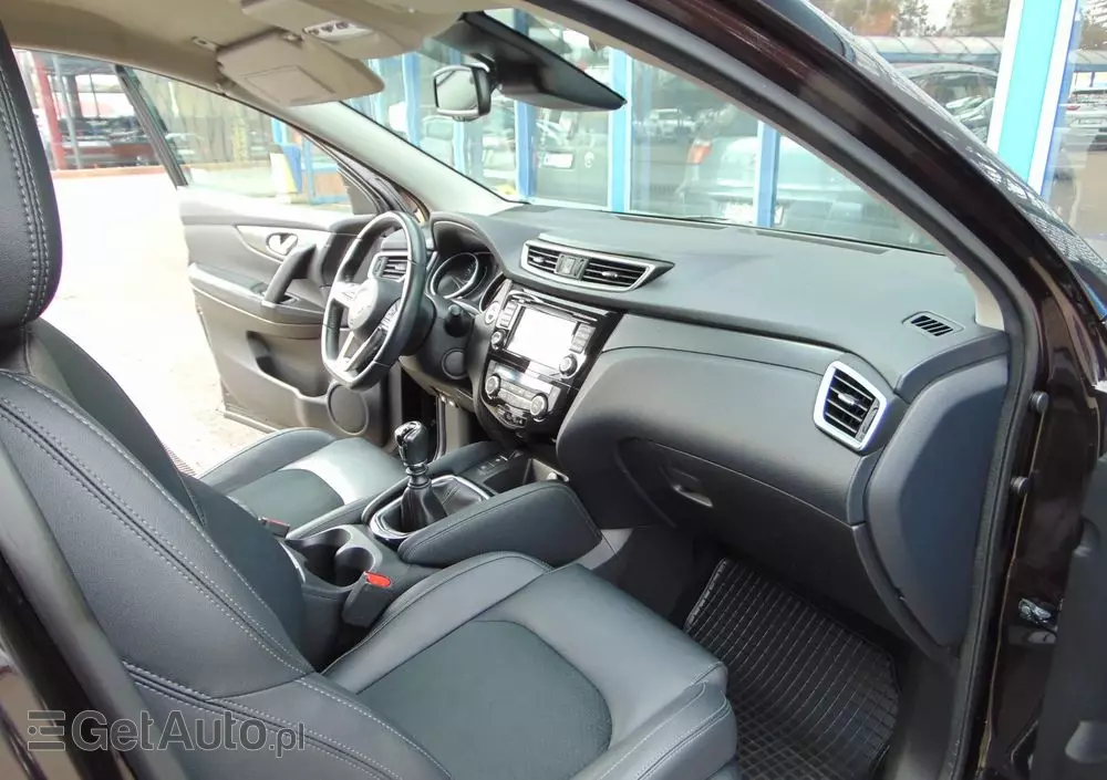 NISSAN Qashqai 1.3 DIG-T N-Connecta