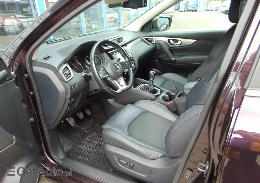 NISSAN Qashqai 1.3 DIG-T N-Connecta