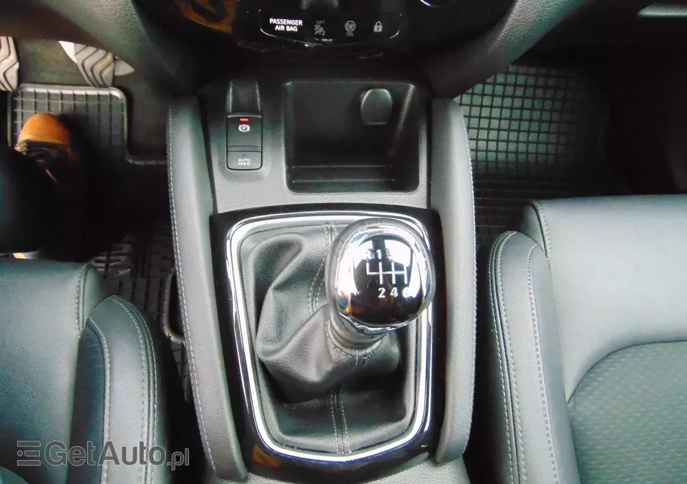 NISSAN Qashqai 1.3 DIG-T N-Connecta