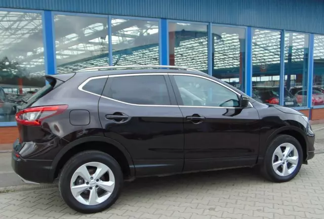 NISSAN Qashqai 1.3 DIG-T N-Connecta