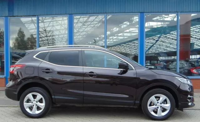 NISSAN Qashqai 1.3 DIG-T N-Connecta