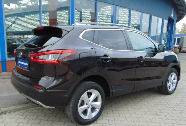 NISSAN Qashqai 1.3 DIG-T N-Connecta