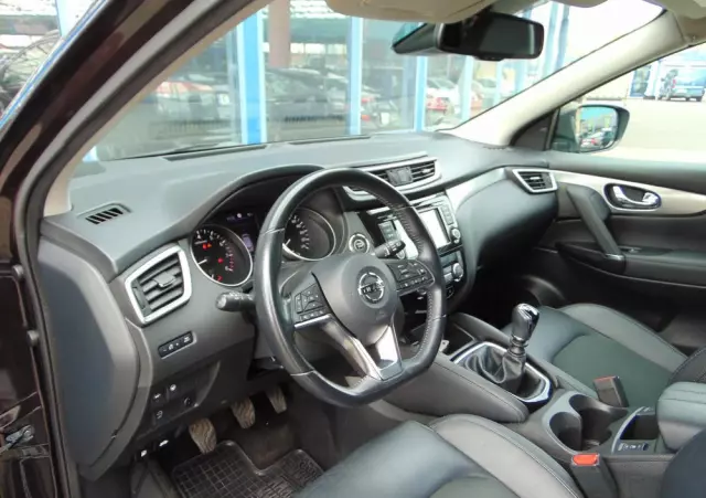 NISSAN Qashqai 1.3 DIG-T N-Connecta