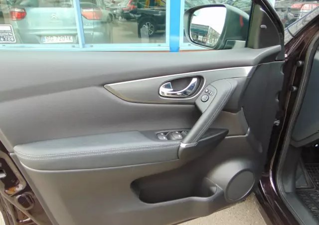 NISSAN Qashqai 1.3 DIG-T N-Connecta