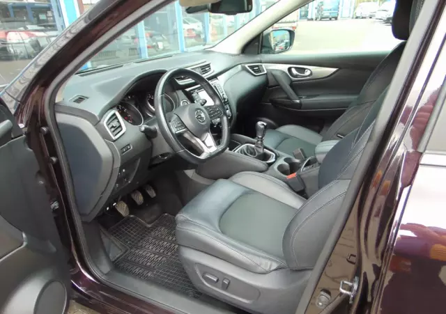 NISSAN Qashqai 1.3 DIG-T N-Connecta