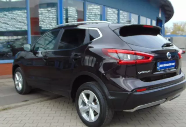 NISSAN Qashqai 1.3 DIG-T N-Connecta