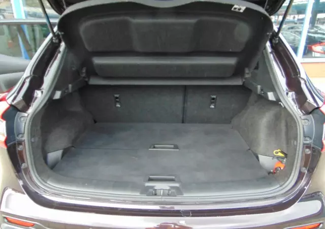 NISSAN Qashqai 1.3 DIG-T N-Connecta