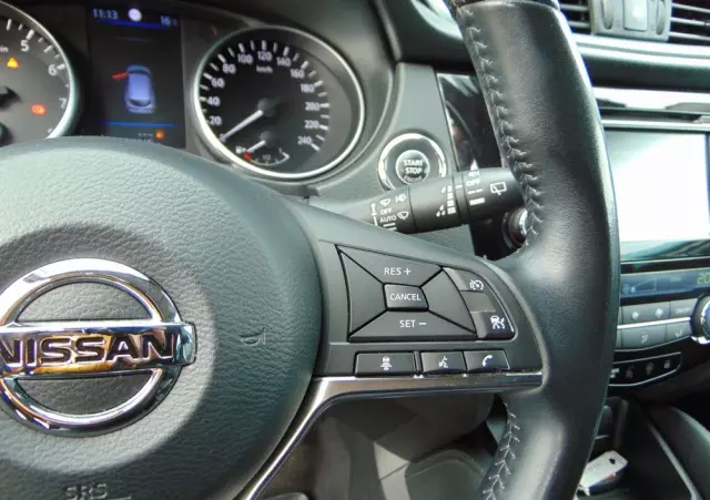 NISSAN Qashqai 1.3 DIG-T N-Connecta