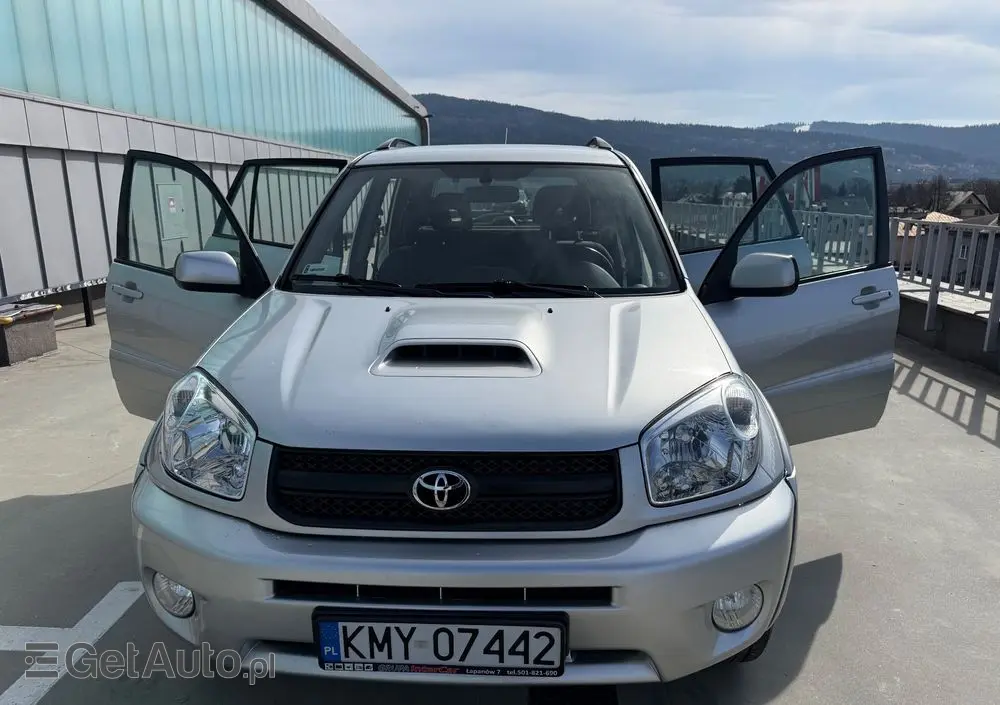 TOYOTA RAV4 