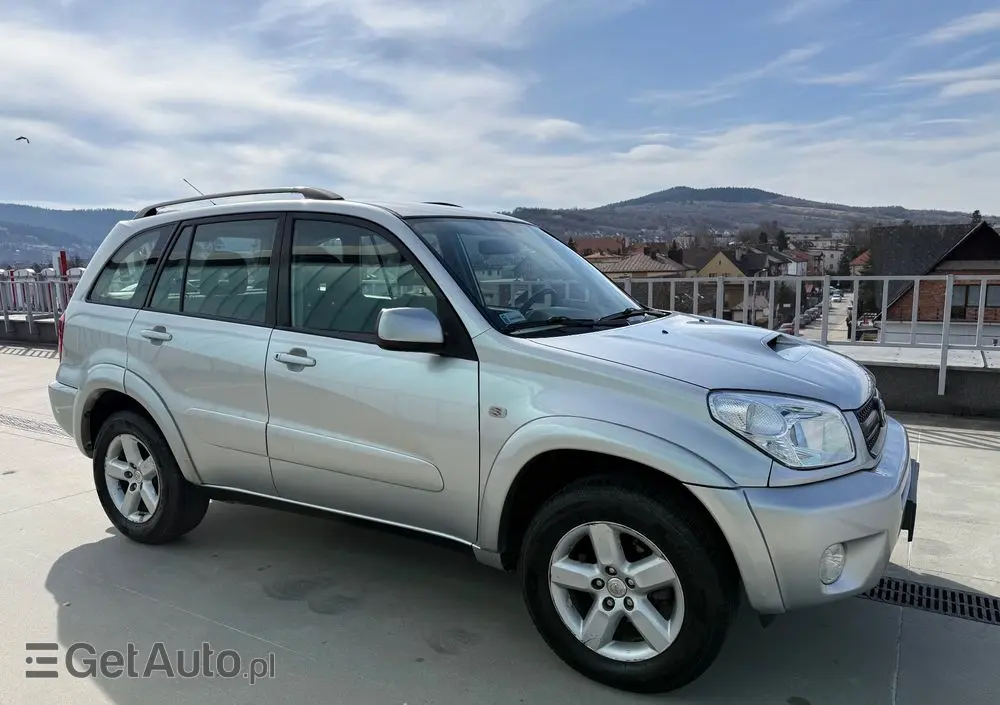 TOYOTA RAV4 