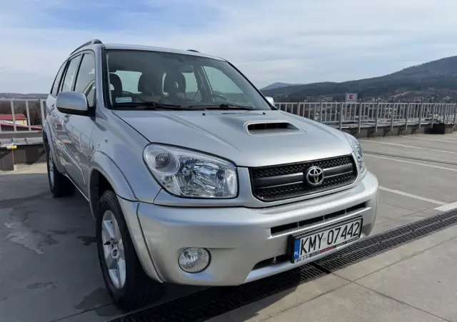 TOYOTA RAV4 
