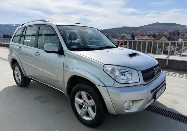 TOYOTA RAV4 