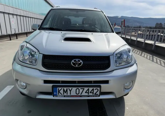 TOYOTA RAV4 
