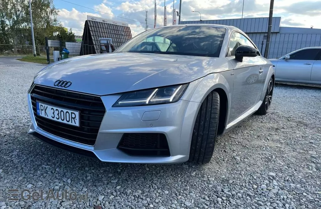 AUDI TT 