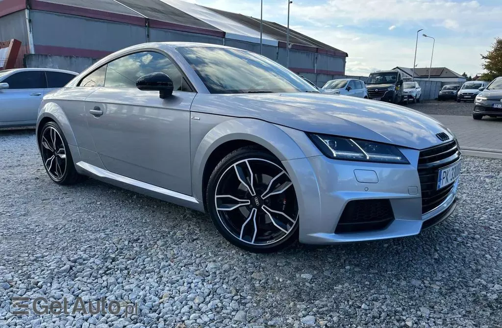 AUDI TT 