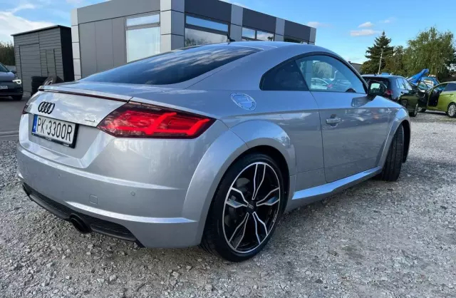 AUDI TT 