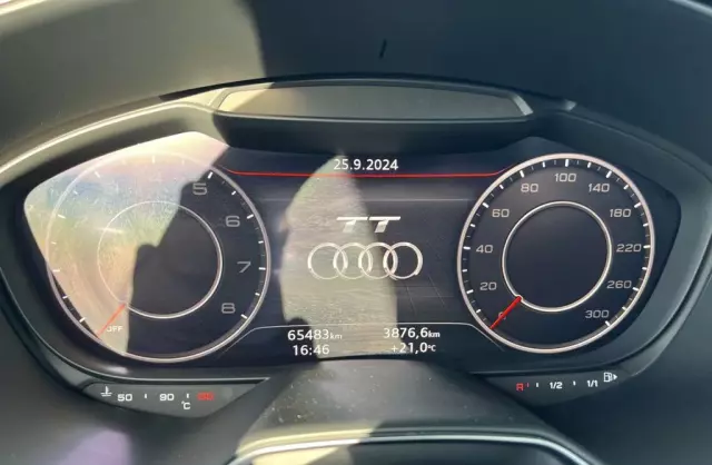 AUDI TT 