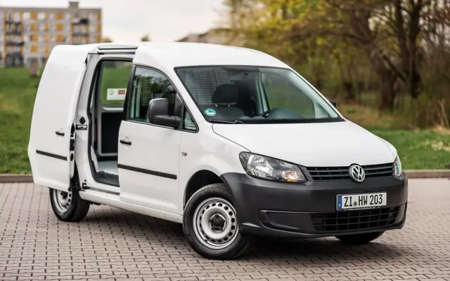 VOLKSWAGEN Caddy 