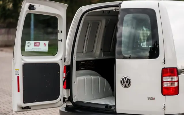 VOLKSWAGEN Caddy 