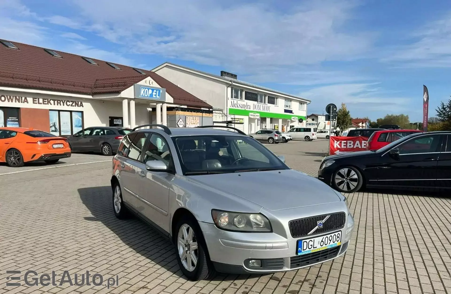 VOLVO V50 