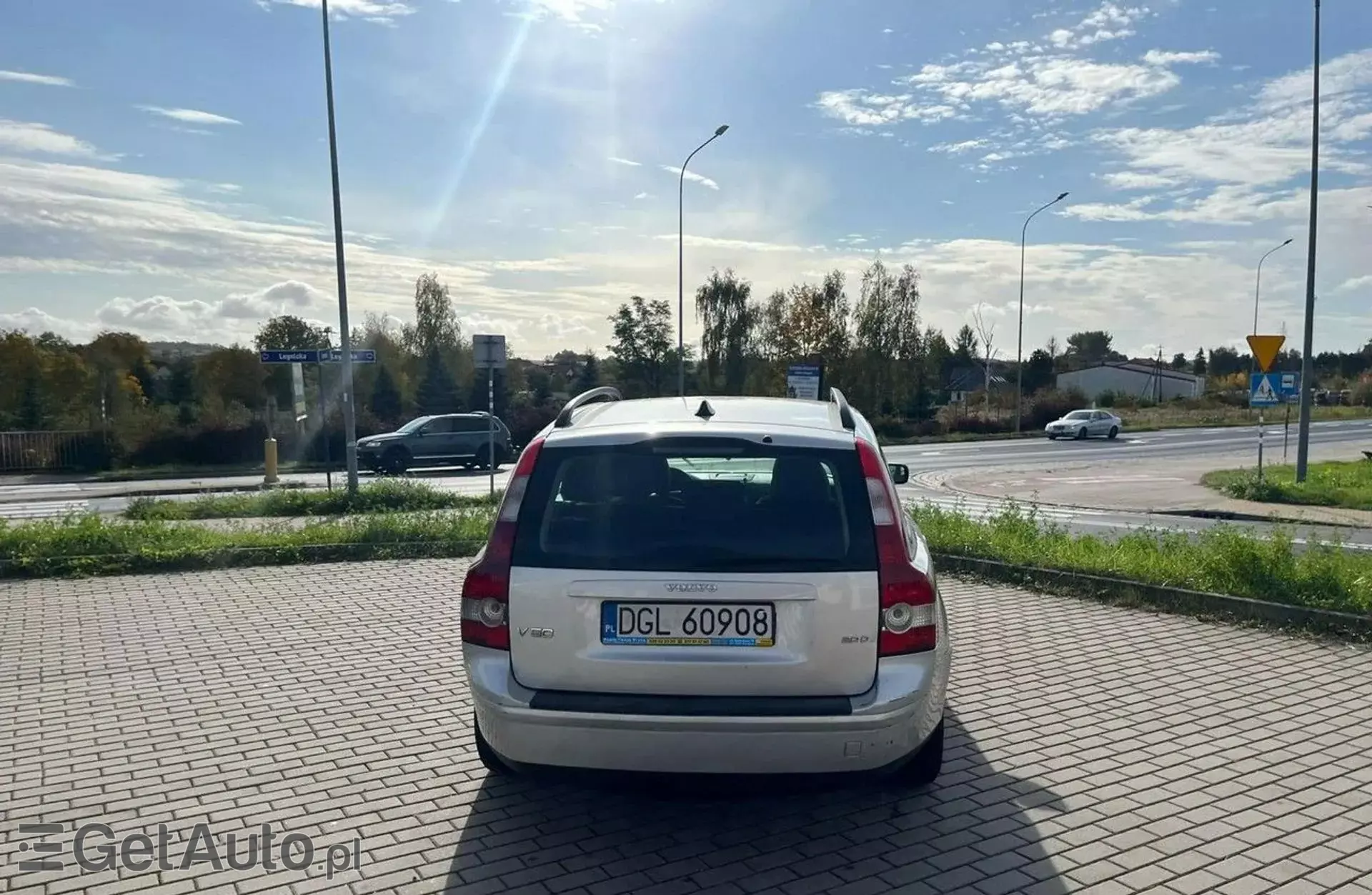 VOLVO V50 