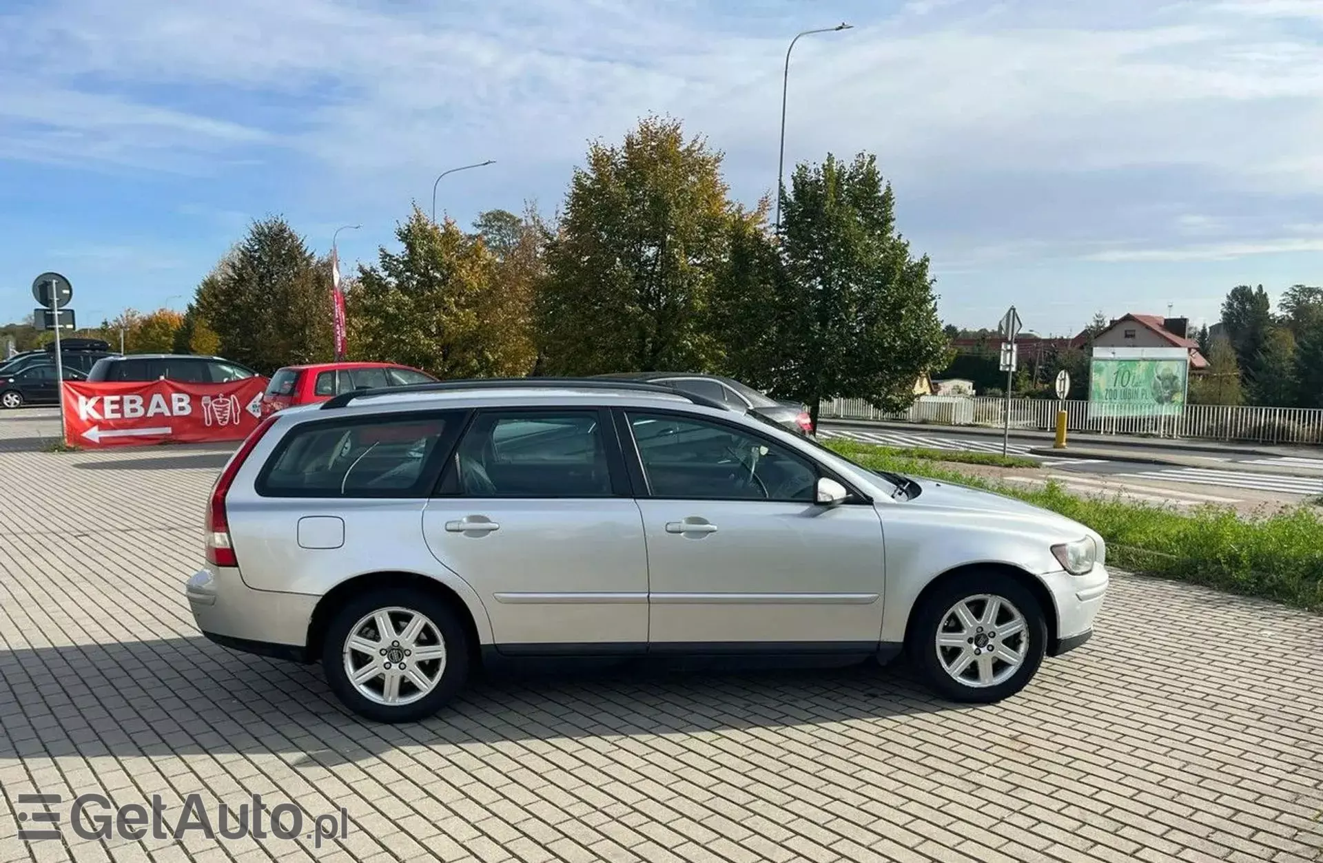 VOLVO V50 