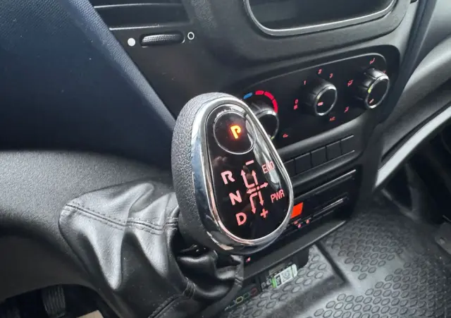 IVECO 72c18 ,70C17,,72C18,,70C15,,50C15,,50C17,,35C13,,35C14,,35C15 