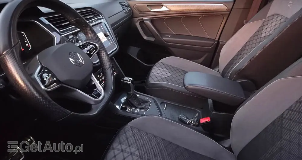VOLKSWAGEN Tiguan 2.0 TDI SCR DSG R-Line